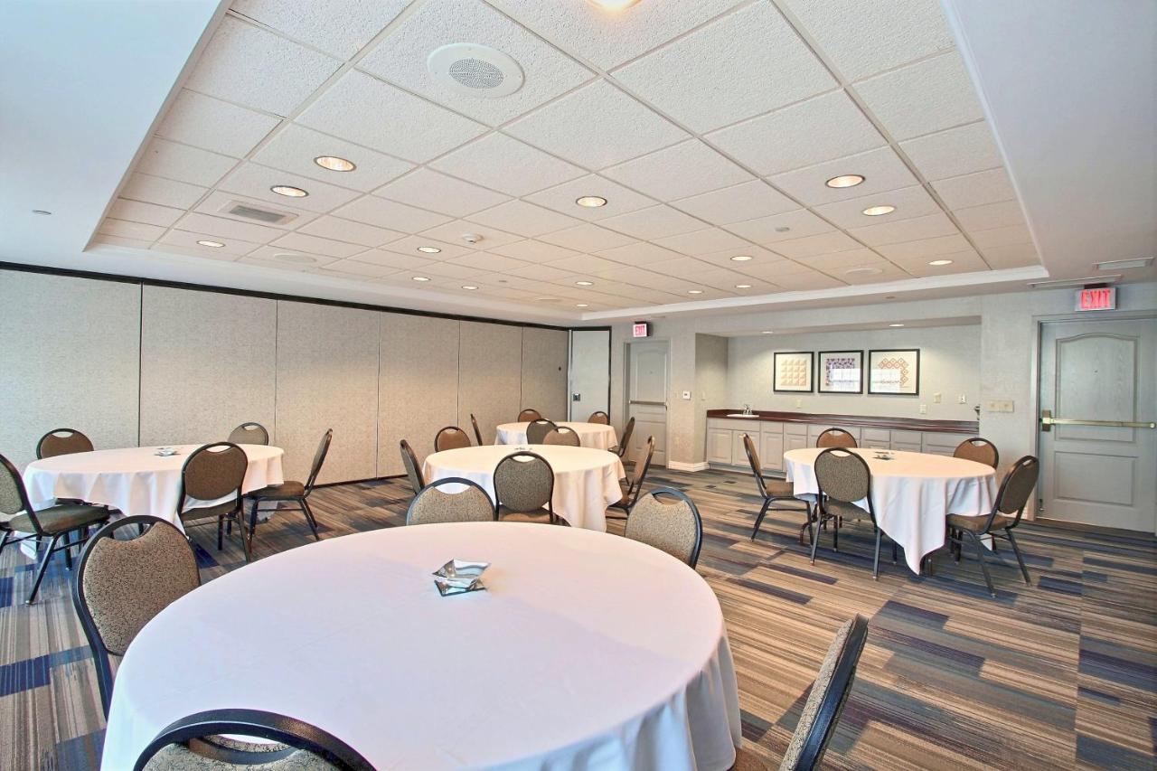 Holiday Inn Express Hotel & Suites Milwaukee Airport By Ihg Esterno foto