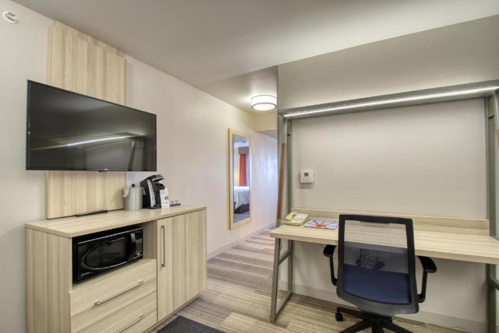 Holiday Inn Express Hotel & Suites Milwaukee Airport By Ihg Esterno foto